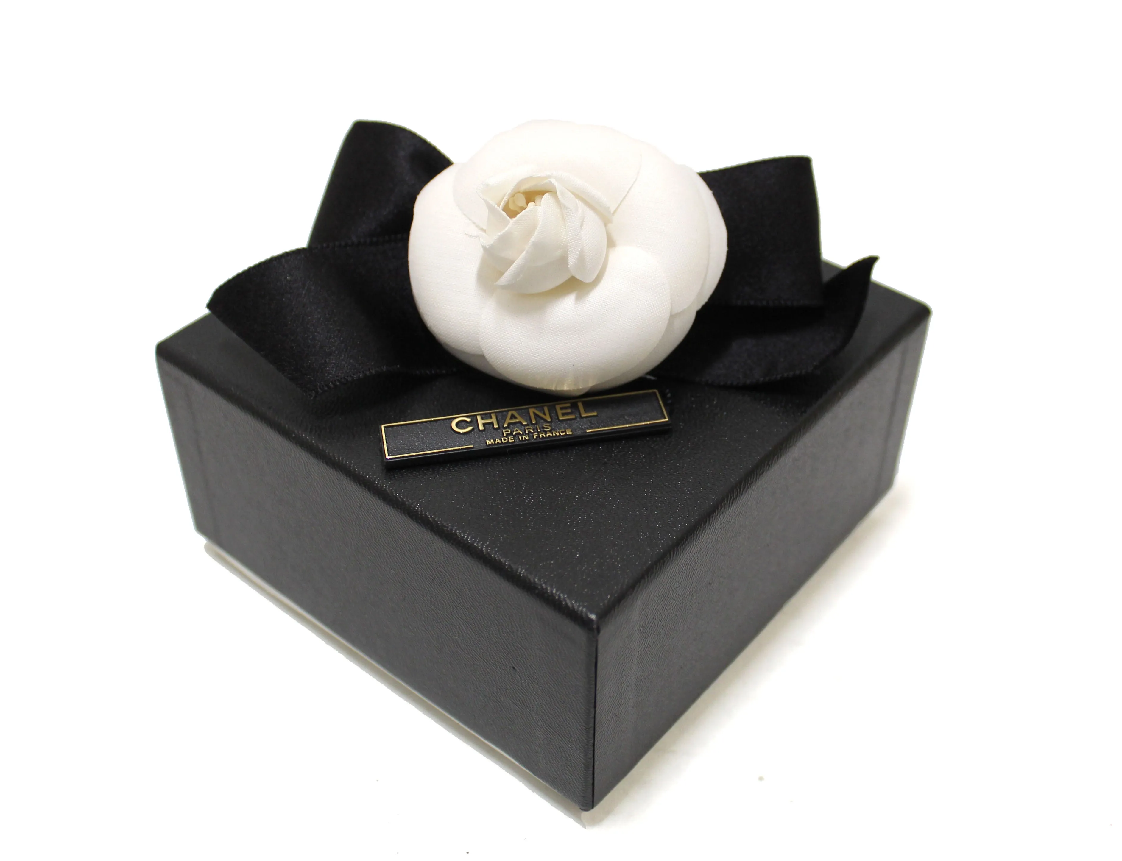 Authentic New Chanel Black/White Camelia Flower Satin Bow Barrette Hair Clip Hair Accessory