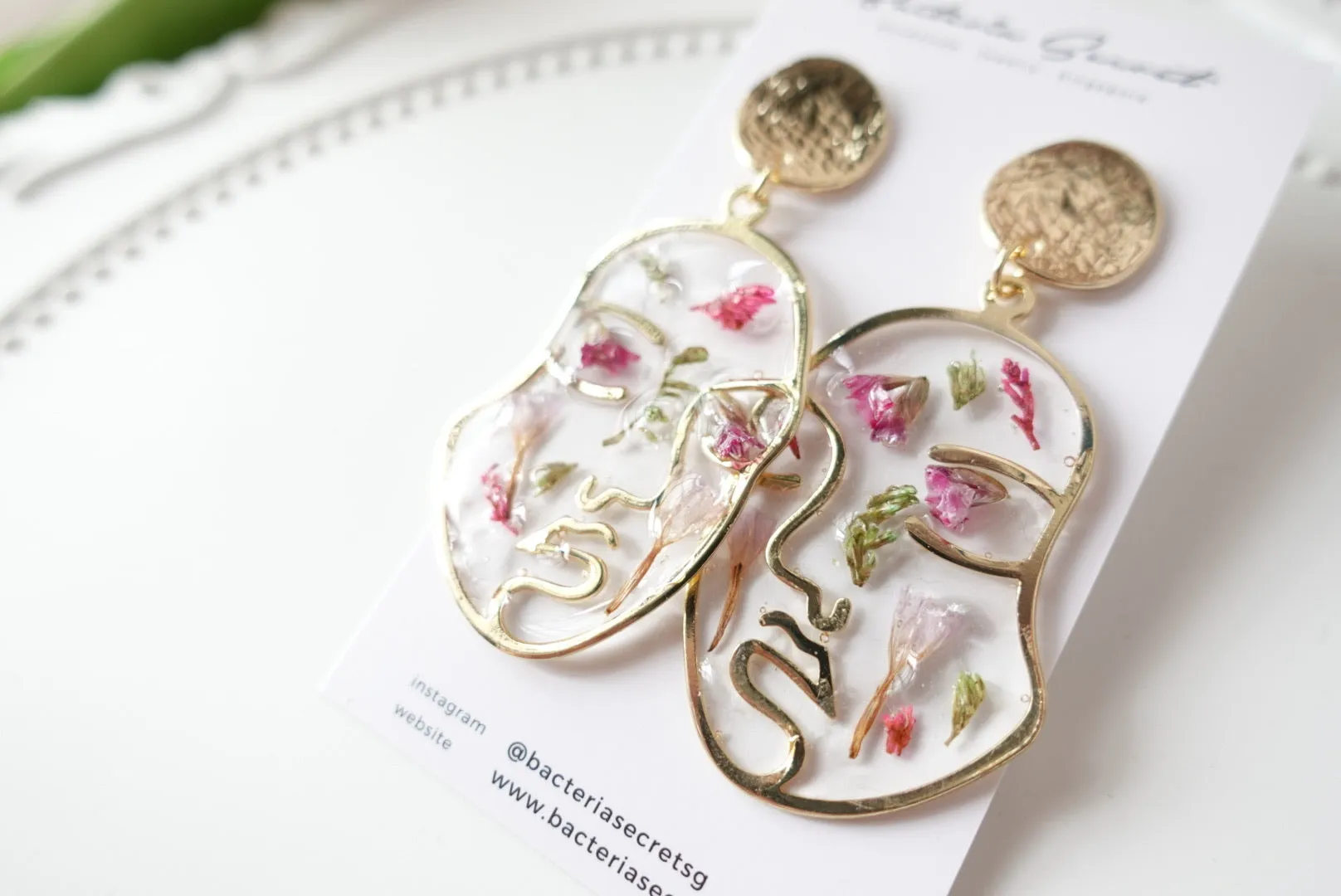 Face Mixed Flower Studs