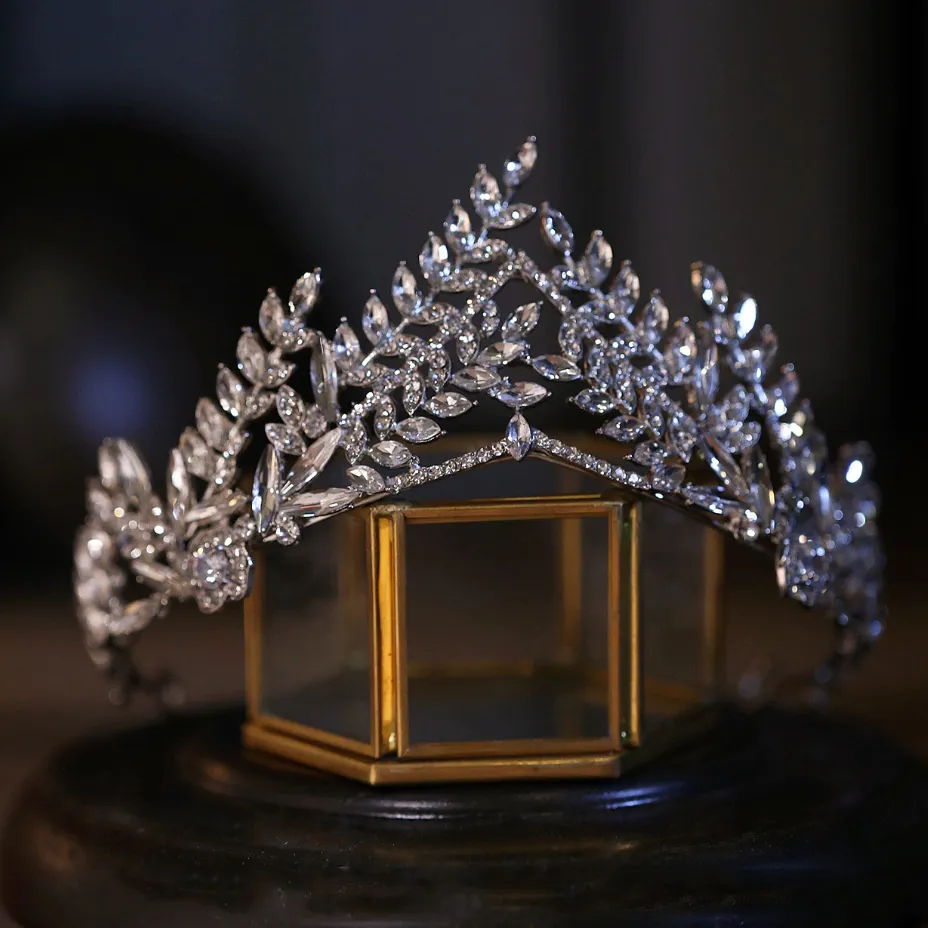 Sparkle Masterful Goddess Tiara