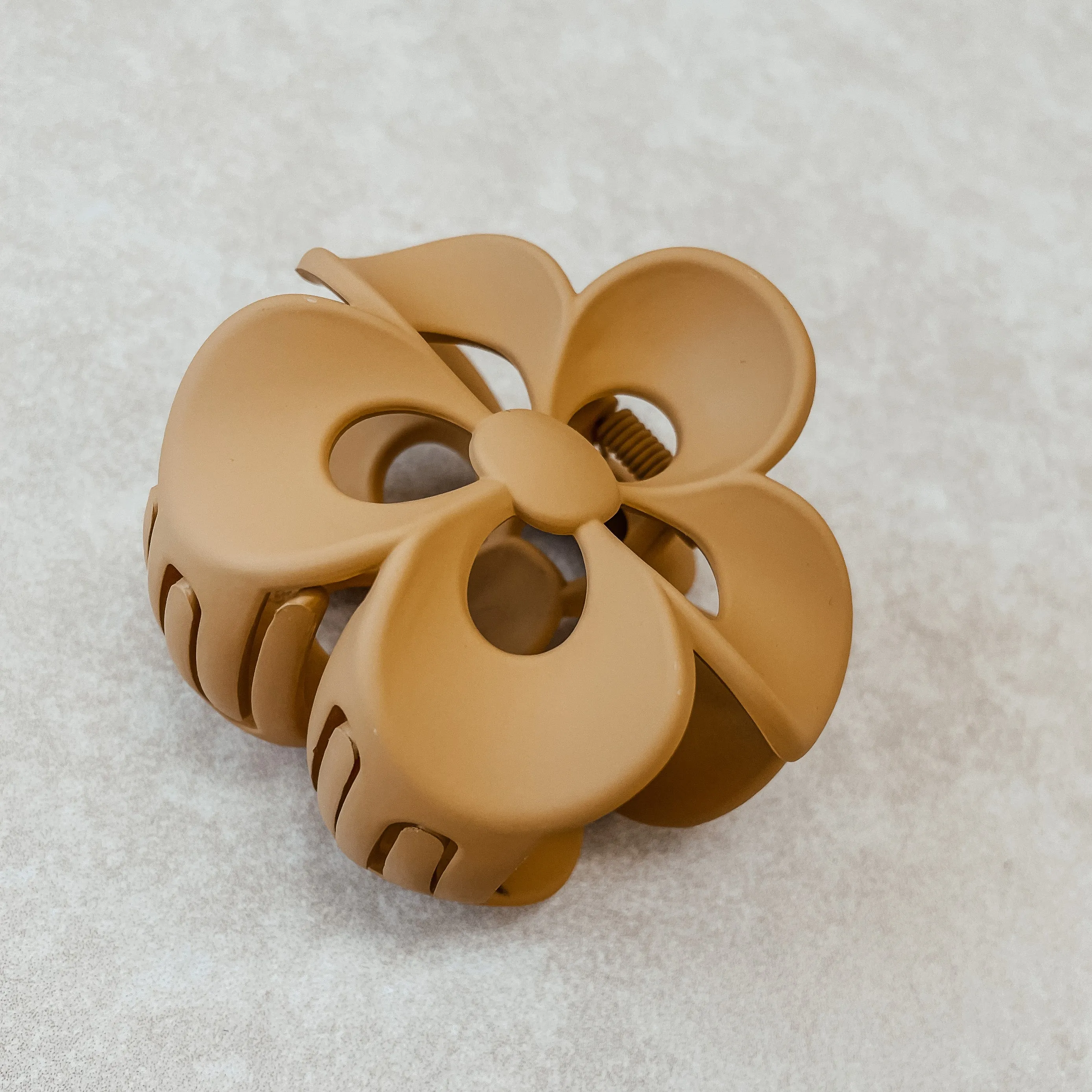 Twisted Flower Claw